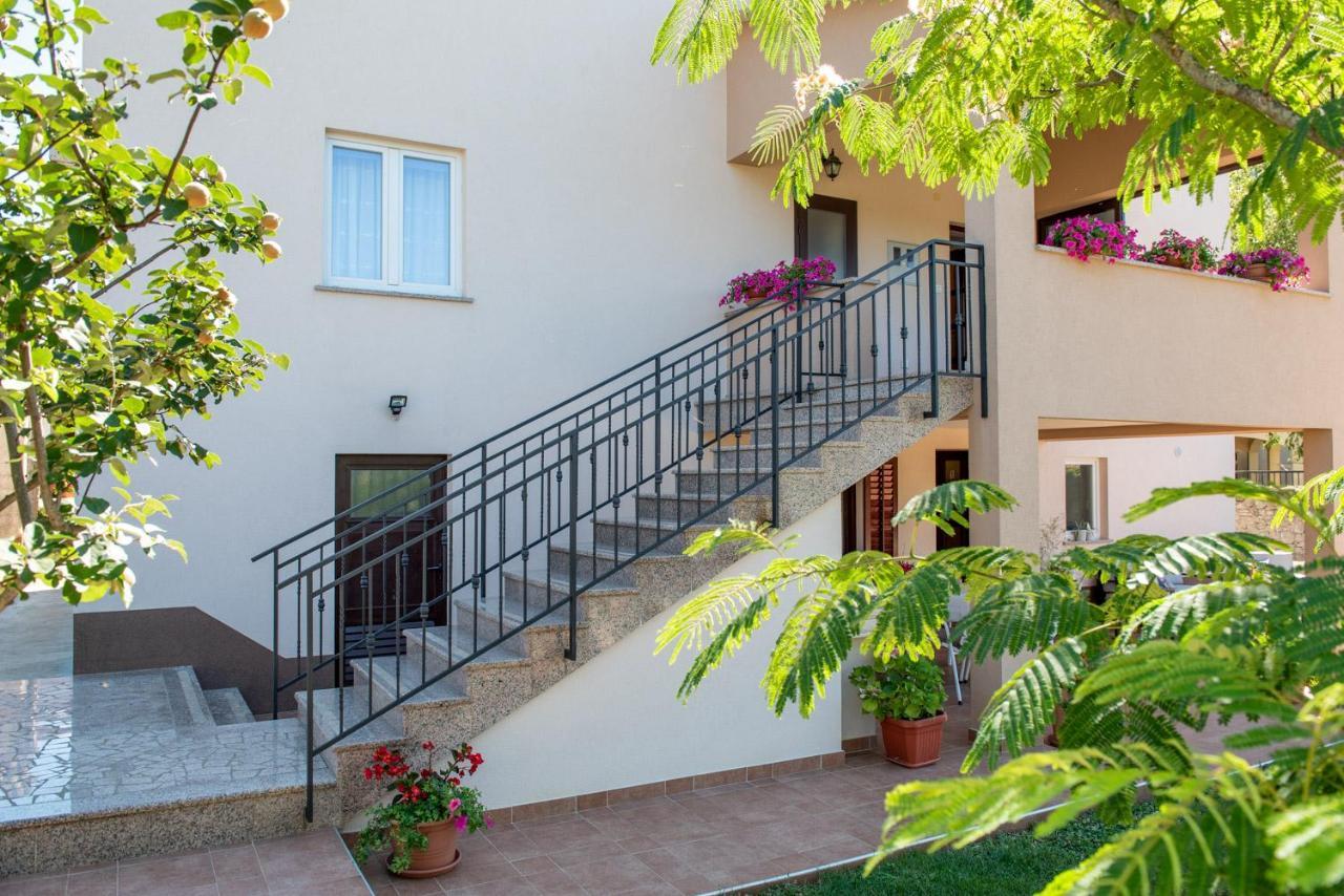 Apartmani Antonija Vozilici Exterior foto